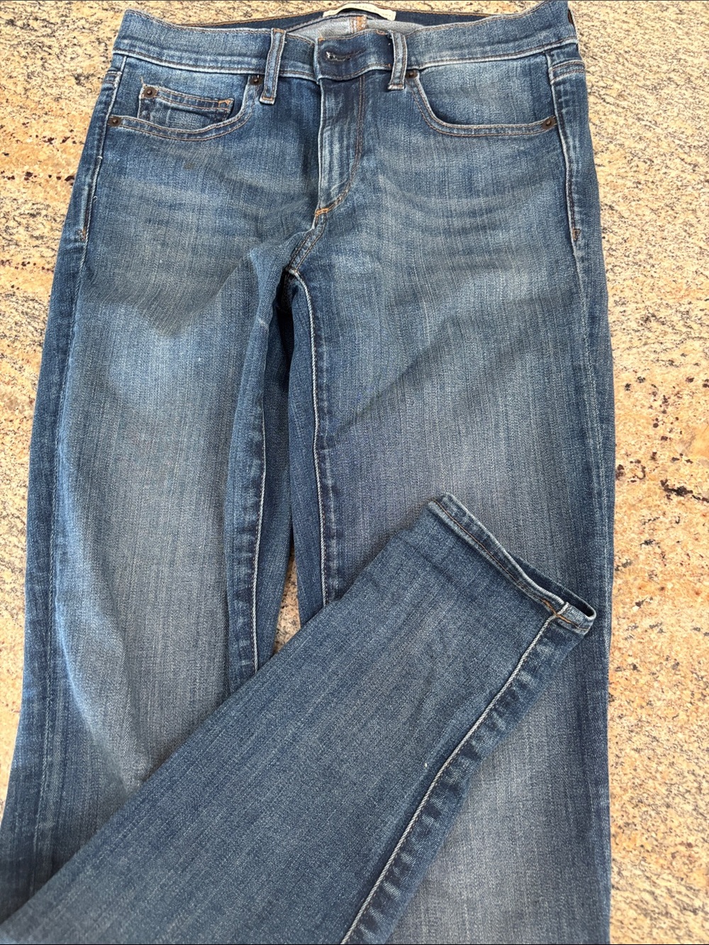 GAP Women's Straight Leg Jeans in Medium Blue Wash